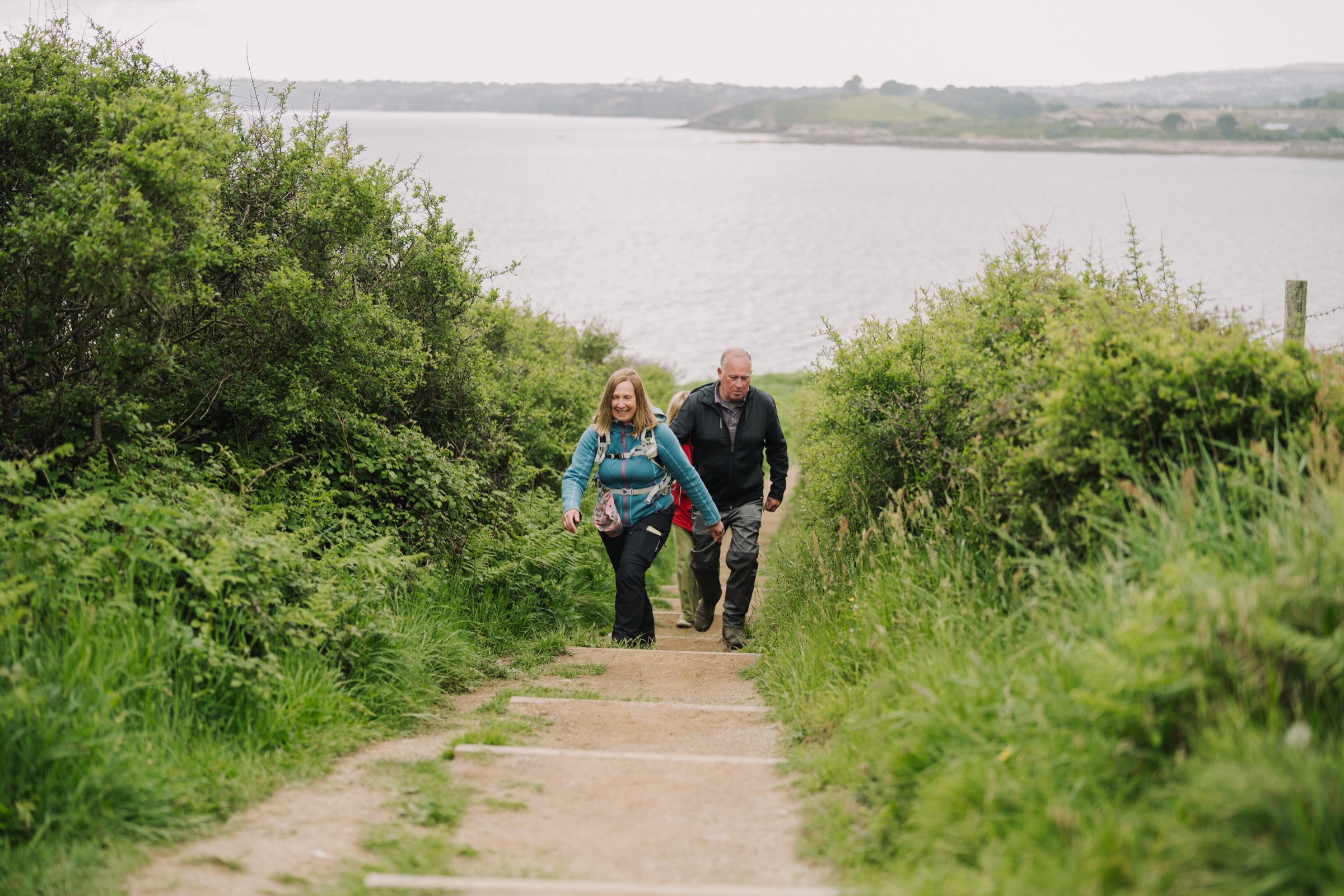 Kernara guides together on the Cornish coast